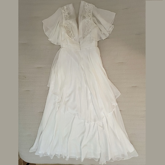 Elegant White Wedding Dress - Picture 9 of 14